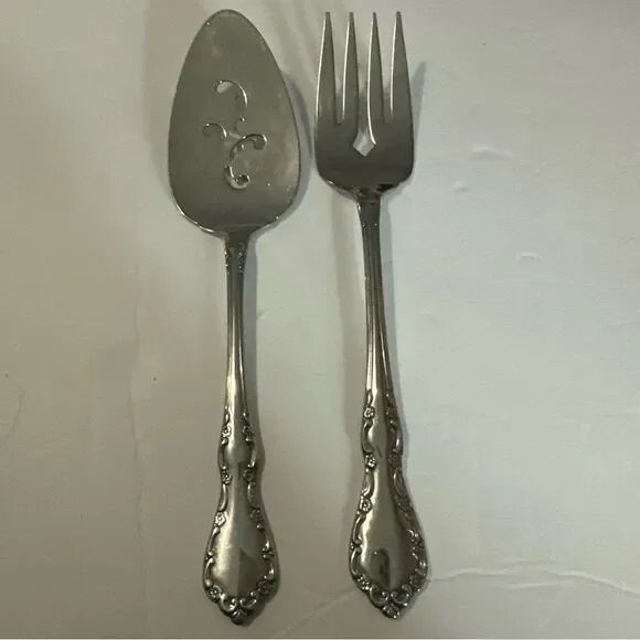 Oneida‎ MANSION HALL Deluxe Stainless Flatware Slotted Pie & Serving Fork 8 3/8