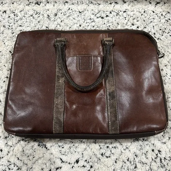 Pre-loved BOCONI‎ Nashville Leather Briefcase Classic Brown Executive Sleek 16