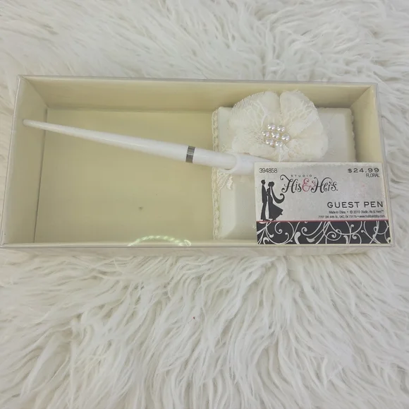Studio His And Hers Lace Embellished Guest Pen with Floral Holder