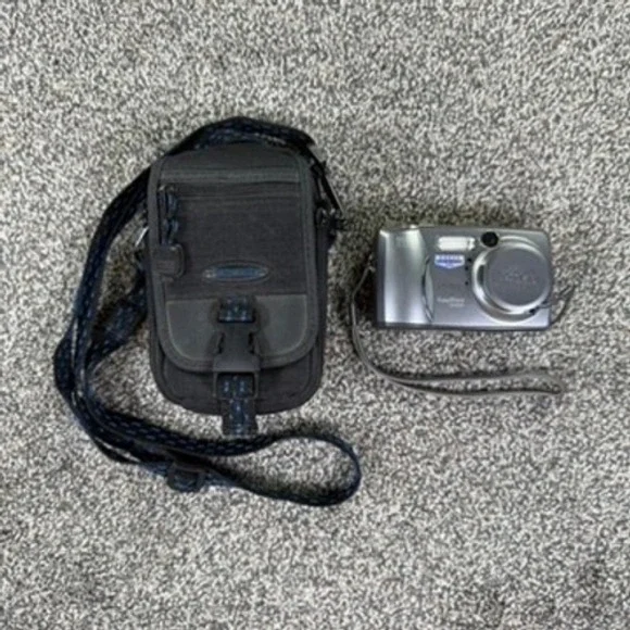 Kodak EasyShare DX4530 Digital Camera 5.0MP 3x Optical Zoom Lowepro NOT TESTED