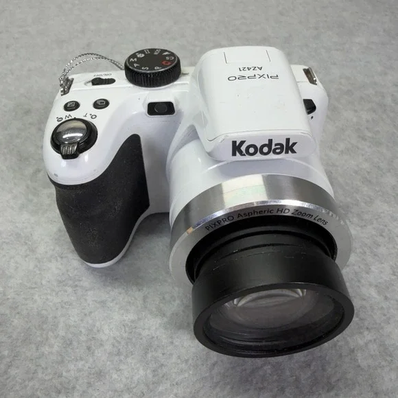 Kodak AZ421 PIXPRO 16MP Digital Camera with Wide Angle 42X White FOR PARTS