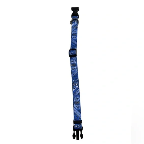 Blue Paisley Adjustable Dog Collar NWOT Medium Dog 1/2