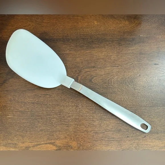 Tovolo Stainless White and Silver Spatula 12 Inch Long Honeycomb Pattern in EUC.