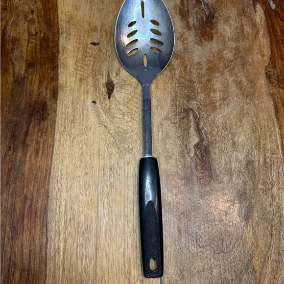 VTG Royal Brand Slotted Turner with Black Handle‎