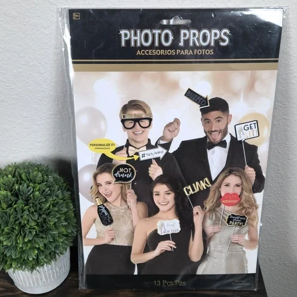 Amscan New Years Eve Photo Booth Props 13 Piece Gold Black White Party Kit‎