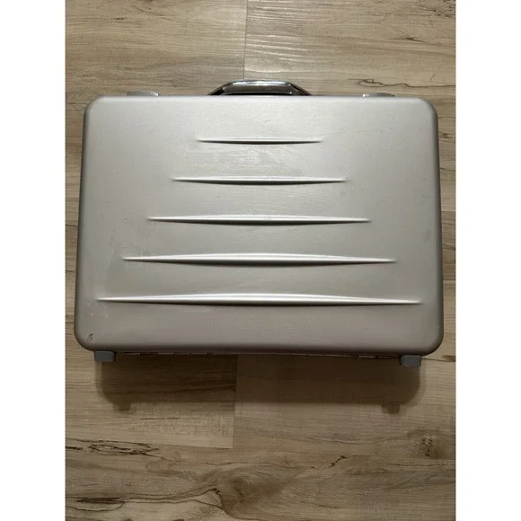 Used Aluminum Briefcase Silver Case 18x13x4