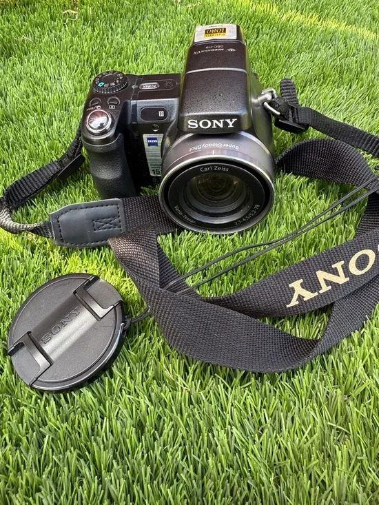 Sony Black Bridge Camera with Carl Zeiss Lens and Branded Strap