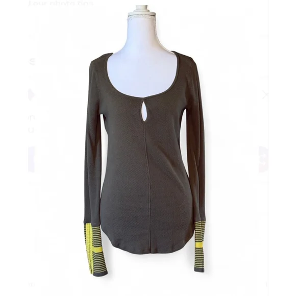 💚We The Free by Free People Waffle Knit Keyhole Long Sleeve Top | M