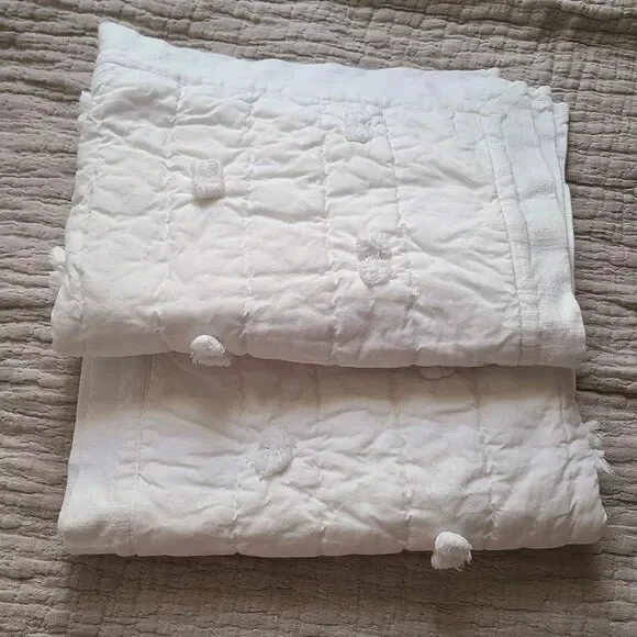 Pottery Barn Set (2) Shams Cotton White Standard Pom Pom Quilted 19.5