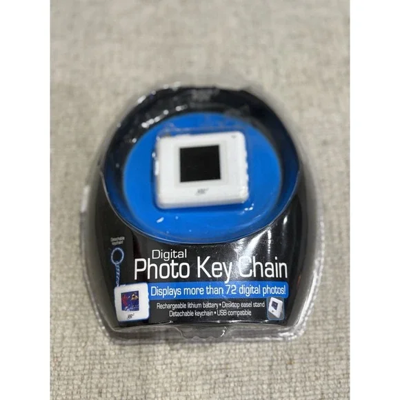 Vintage Digital Photo Key Chain – VR3 Model VKC140