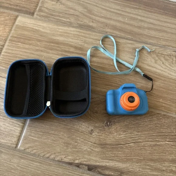 Children's‎ Digital Camera Blue Without SD Card W/ Blue Case Tested- Works!