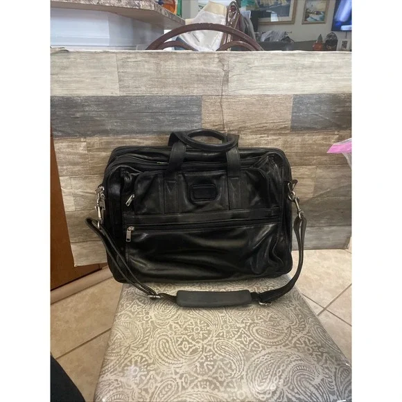 M Brand Black Genuine Leather Briefcase Expandable Laptop Bag Made in Argentina