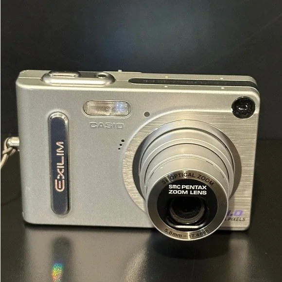 Casio Exilim EX-Z4 Silver 4.0MP Digital Camera 3x Optical Zoom Bundle Y2K
