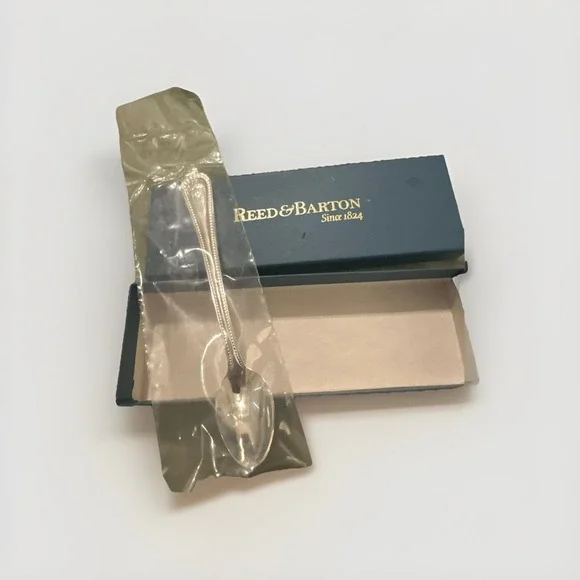 New Reed & Barton Stainless Infant Feeding Spoon Cross‎ New Sealed With Box
