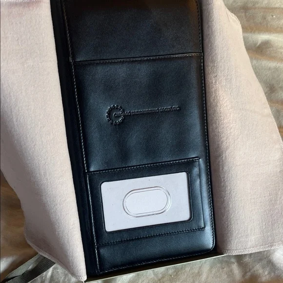 Levenger Classic Black Leather Briefcase