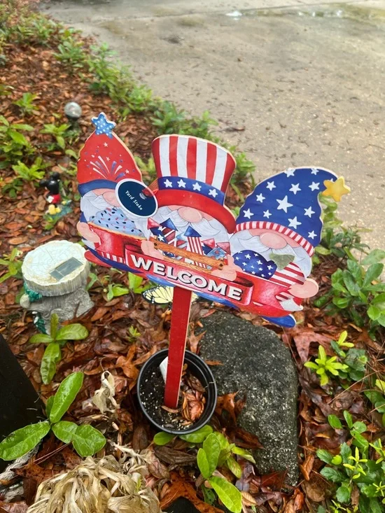 #1744** Patriotic Red, White & Blue Welcome Garden Stake - 4th of July Decor