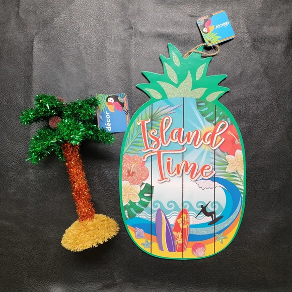 Island Time Pineapple Wall Decor with Palm Tree