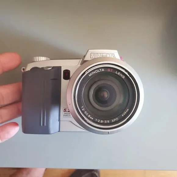 Minolta dimage 7 Camera for PARTS ONLY