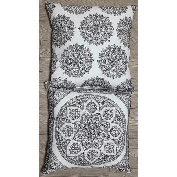 2 Pottery Barn Pillows Medallion Black & White 20x20 Set Geometric Design Throw