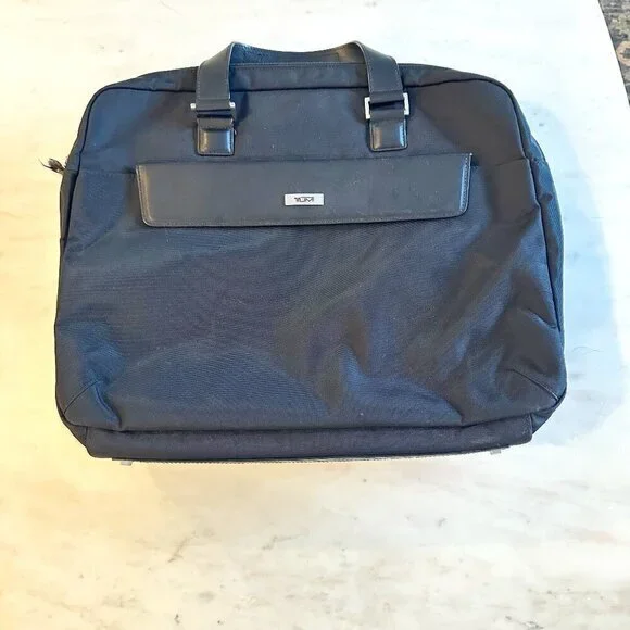 Tumi Black Nylon Slim Laptop Leather Trim Top Handle Commuter Travel‎ Business