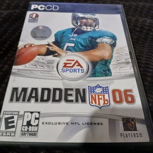 Lot G 1 PCCD MADDEN 06 GAME WITH 3 DISCS