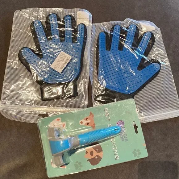 Pet Grooming Bundle Dogs & Cats Deshedding Gloves (L&R) and Deshedding Comb NEW