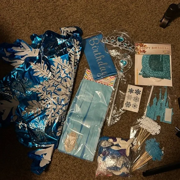 Winter Wonderland Party Supplies Set - Blue‎ and Silver