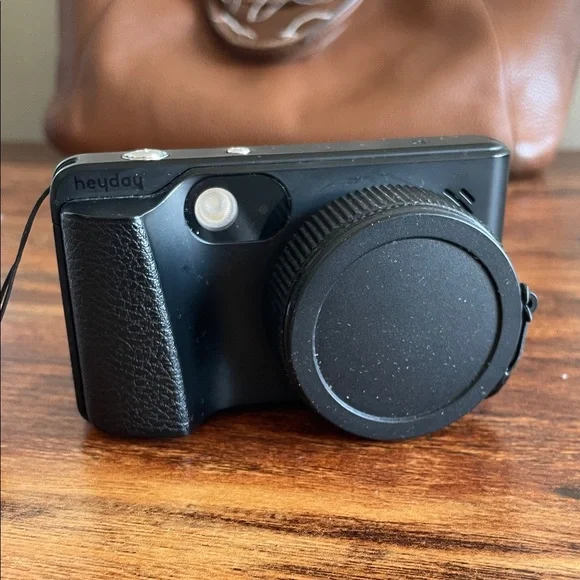 Heyday Black Camera with Lens Cap