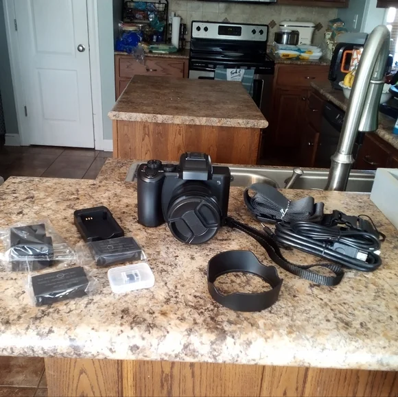 8K NIB Digital Camera Ultra HD, Dual Cameras, Auto Focus, All Accessories Below