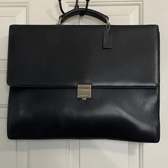 VTG COACH ATTACHE