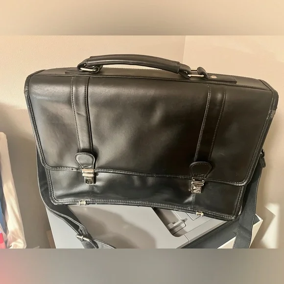 Wilson Black Leather Men's Briefcase/Laptop case