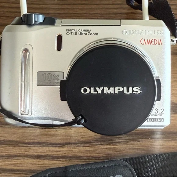 Olympus Camedia C-740 Digital Camera