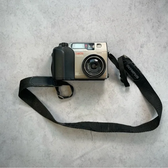 Olympus Camedia C-3000 Zoom 3.3MP Digital Camera Untested Read