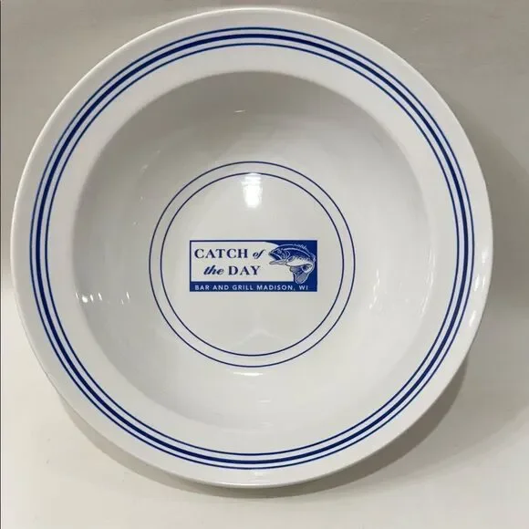 Pottery Barn Resort Pasta Bowl White Blue 13 In Round X 3 1/4 Tall Bar & Grill