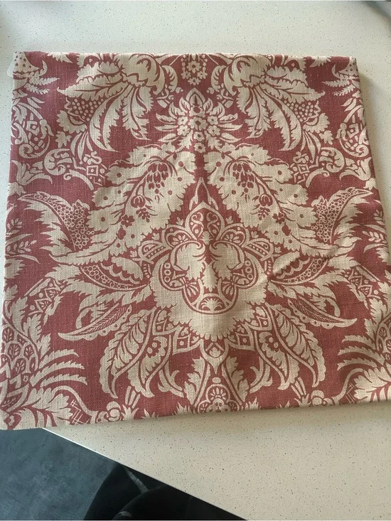 Set 2 Pottery Barn Zuri Damask Pillow Shams 22” x 22” NWOT