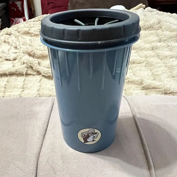 Buc-ee’s paw cleaning cup