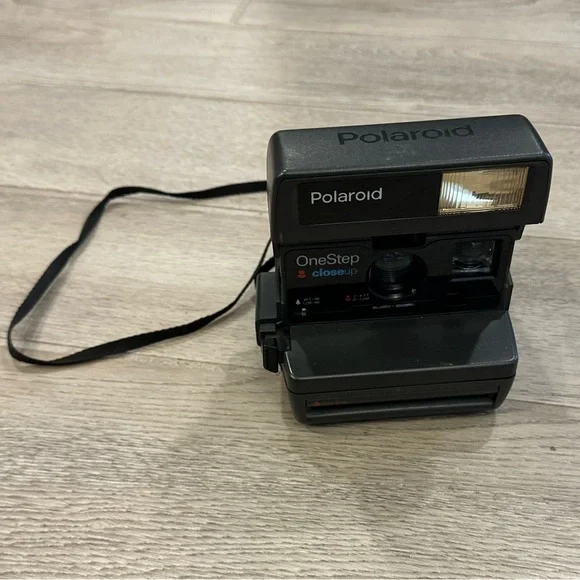 VTG Polaroid One Step Close Up Instant Film Camera With The Strap