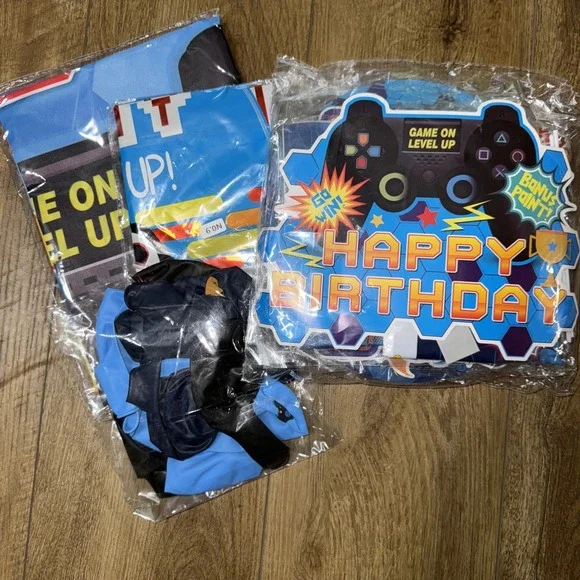 Video Game Birthday Party Supply Lot Tableware‎ Backdrop Banner Balloons