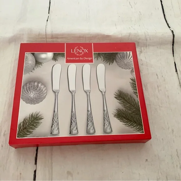 Lenox Box of 4 Stainless Steel Spreaders
