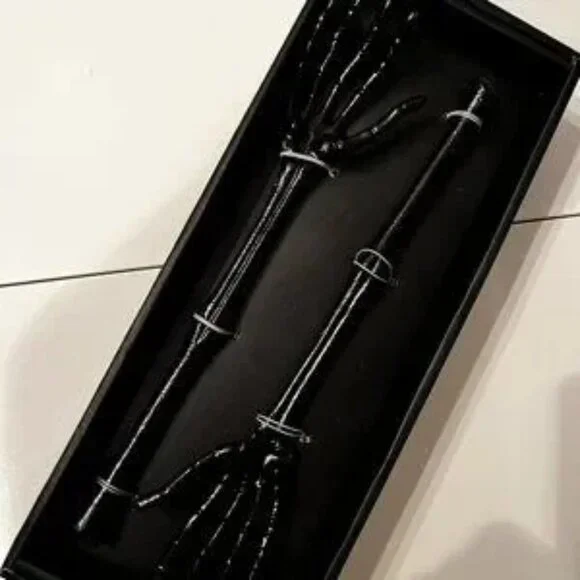 Salad Servers -‎ Skeleton Hands (brand new) (home)