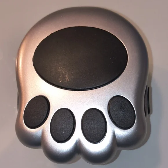 Paw Pet Massager. Quiet, safe and non threatening to pets.