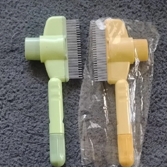 Set of Two Pet Grooming Brushes in Green and Yellow