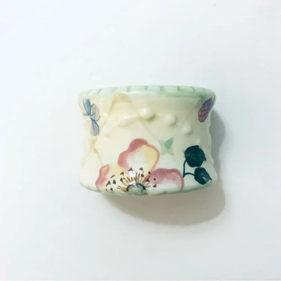 THE EVELYN COLLECTION by Tracy Porter Hand Painted Napkin Ring Holders, set of 8