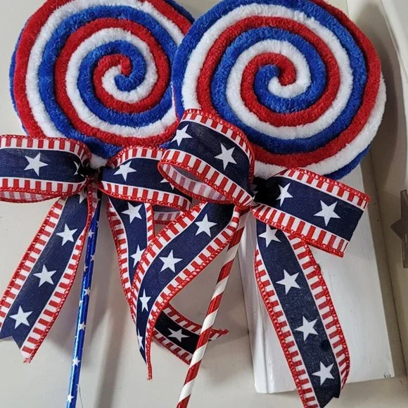 Velvety Red White‎ Blue Patriotic Yarn Lollipops - Set of 2 (Set 2 of 2)
