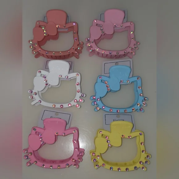 6 pcs Hello Kitty Bling Out Hair Clips Set