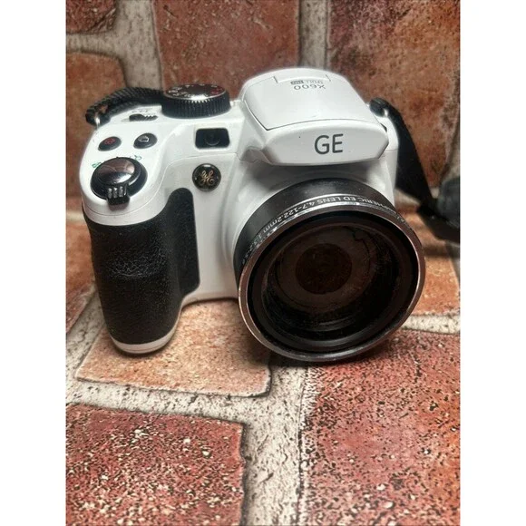 GE X600 Full HD 14.4MP Digital Camera No Charger (Not Tested)