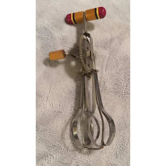 Vtg Ecko Egg Beater Hand Held Crank Mixer Wood Handles High Speed Beater Rustic