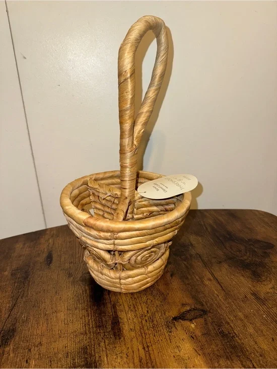 Threshold woven utensil caddy Basket