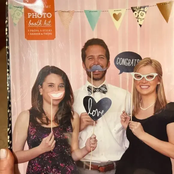 Photo Booth / Picture Taking Kit / Props for Photos (new) (xlist)/party sup)‎