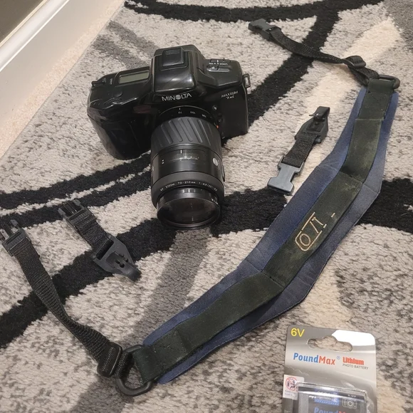 Minolta Maxxum 7xi Camera With minolta 3KY 1-AF 70-210 Beer Can Lens